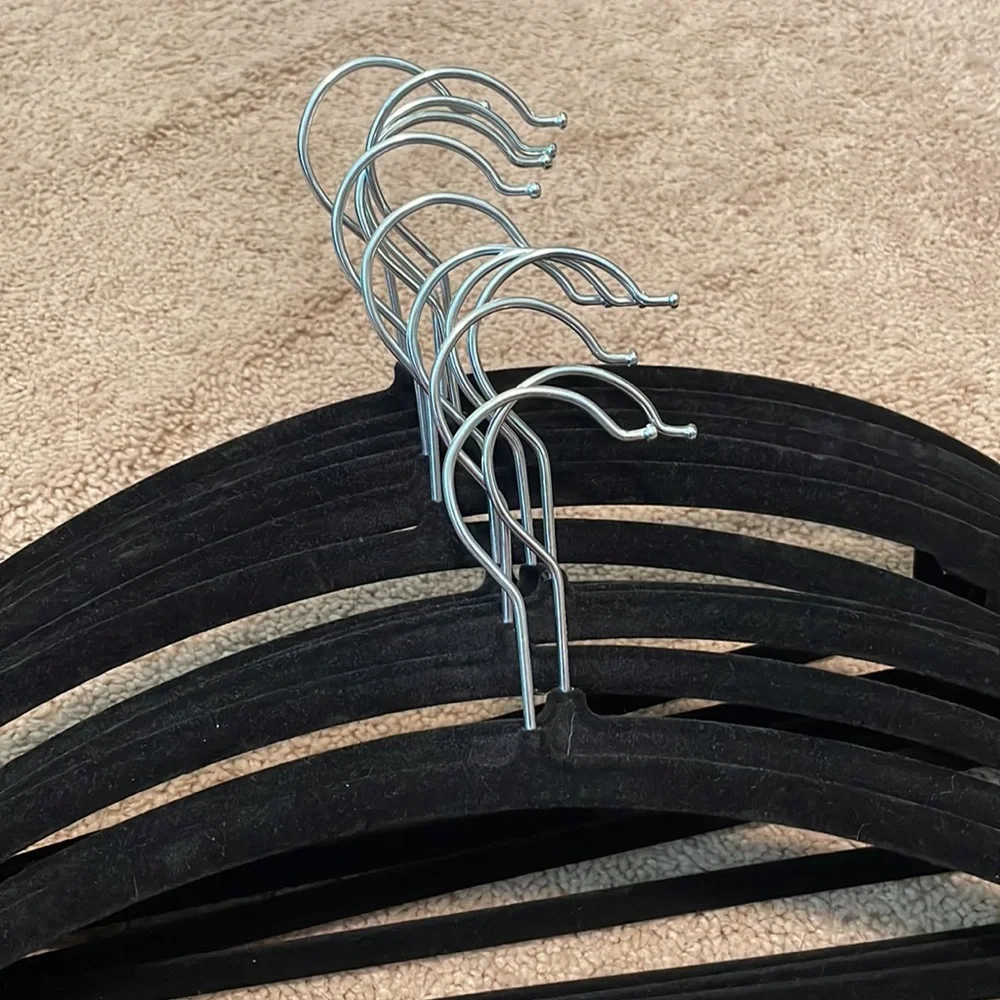 Velvet no slip hangers